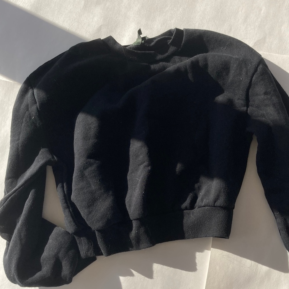 Wild Fable Chunky Black Cropped Sweatshirt